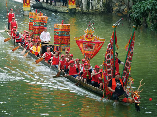 Dragon Boat Racing